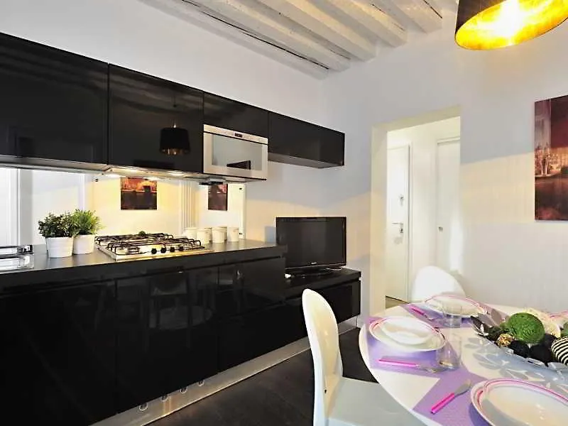 Art Deco Apartment Venise