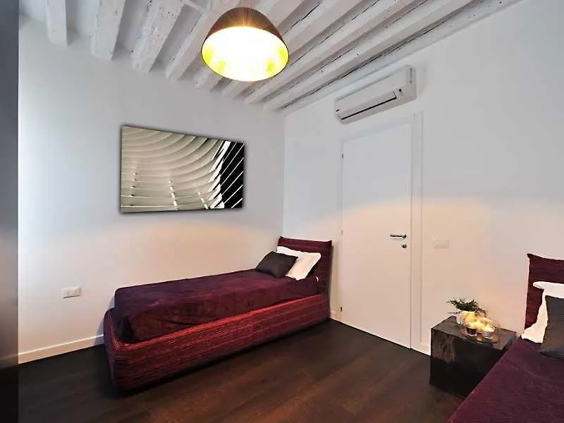 Art Deco Apartment Venise